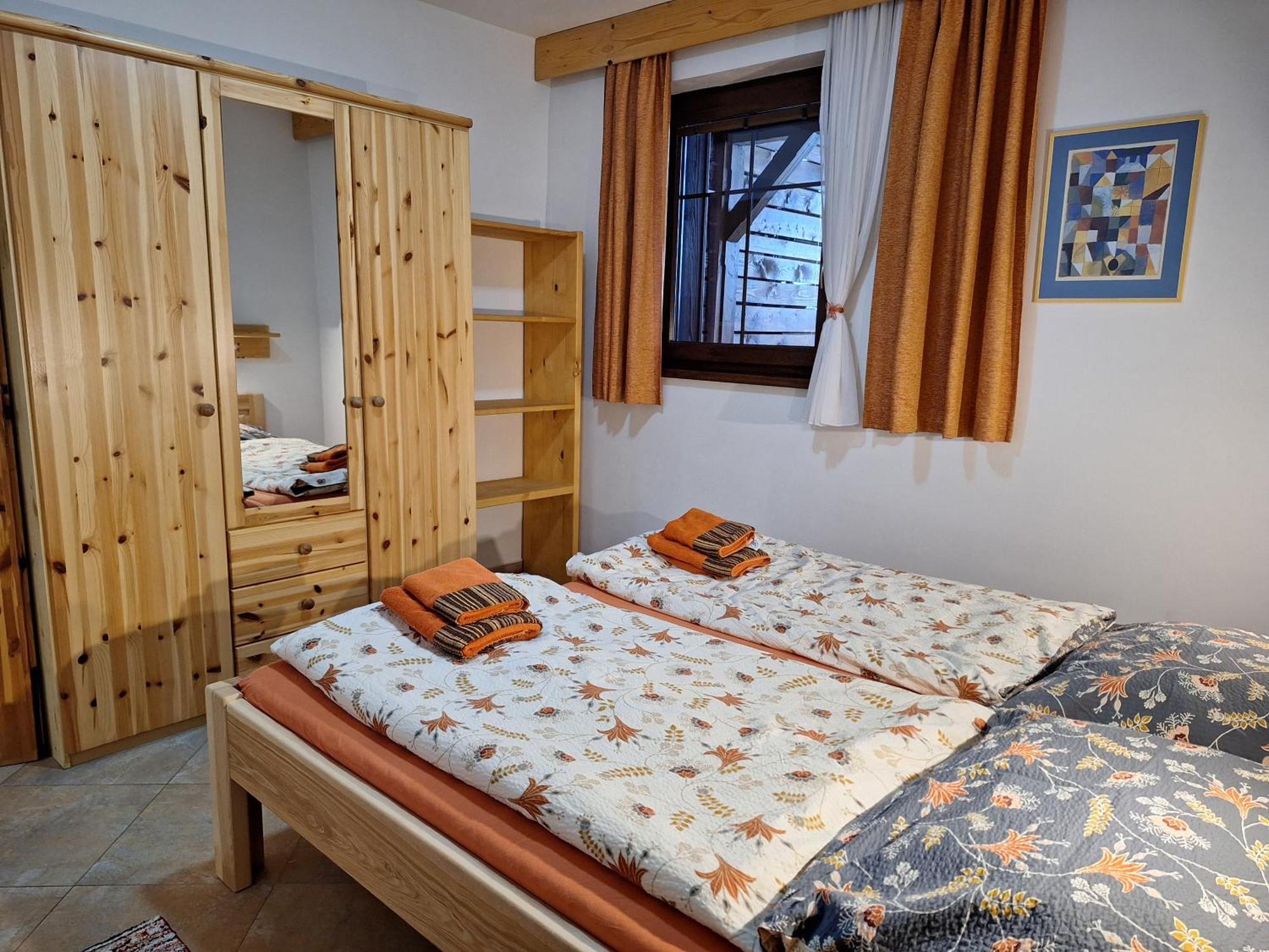 Apartmany Ester โรกีนีซ นัด ยีเซอโร ภายนอก รูปภาพ