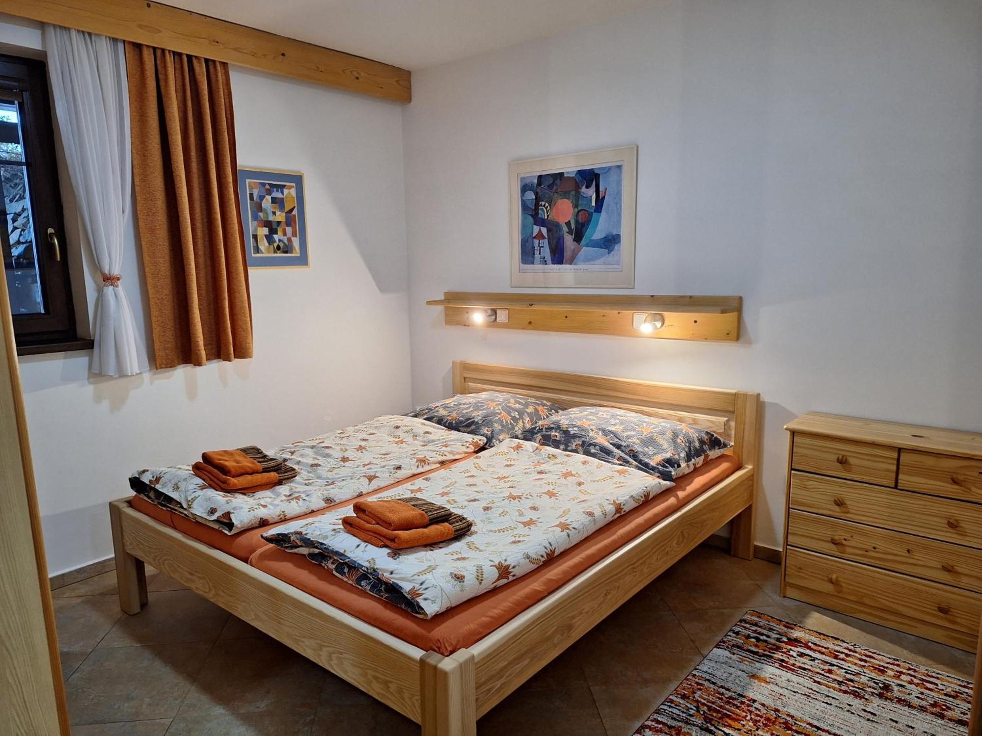 Apartmany Ester โรกีนีซ นัด ยีเซอโร ภายนอก รูปภาพ